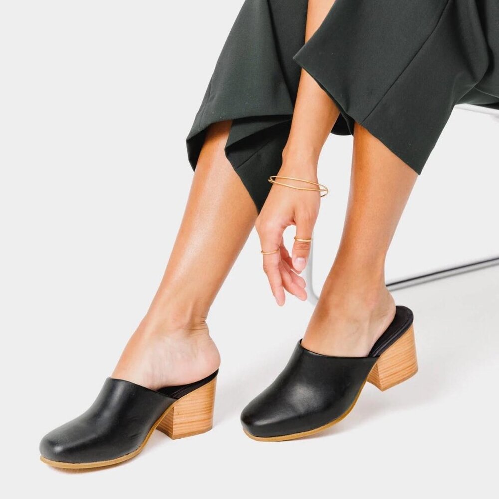 NWOT Patina By Portland Leather Black Boho Closed Toe Clog Mule size 8